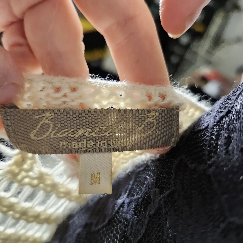 Bianca B. sweater excellent